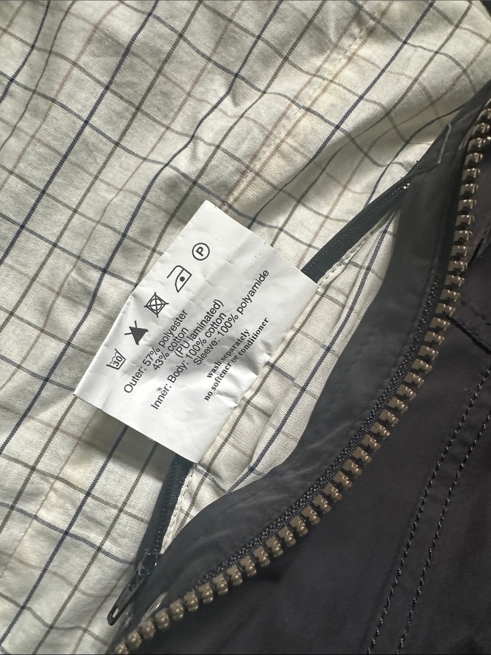 Barbour Black Jacket - US size 4, Euro 34 Good condition! - Picture 5 of 8